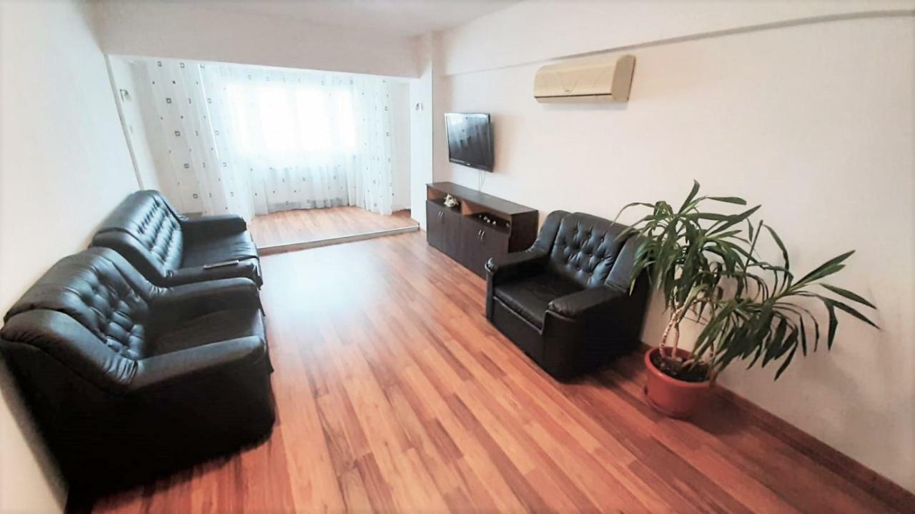 Ultracentral - Apartament Modern - Panoramic View Bacău Extérieur photo