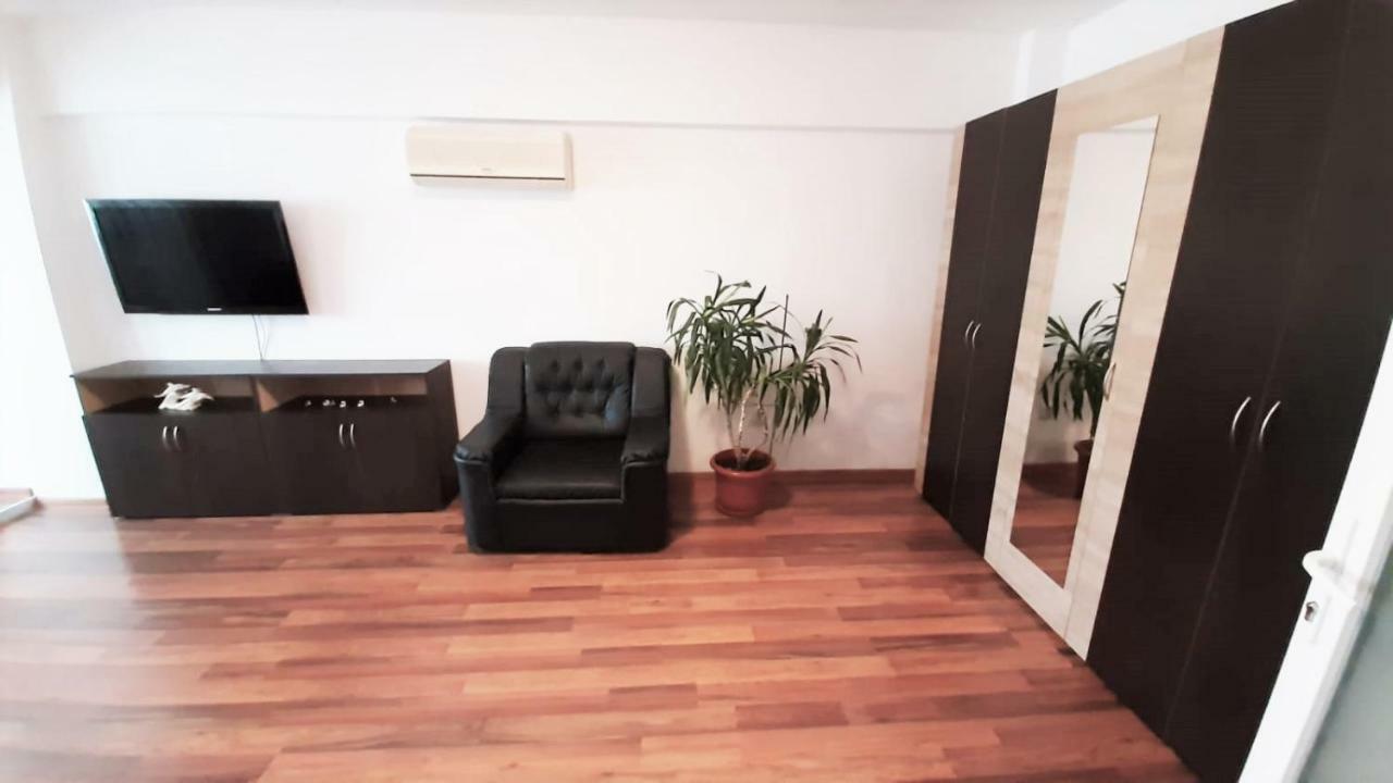 Ultracentral - Apartament Modern - Panoramic View Bacău Extérieur photo